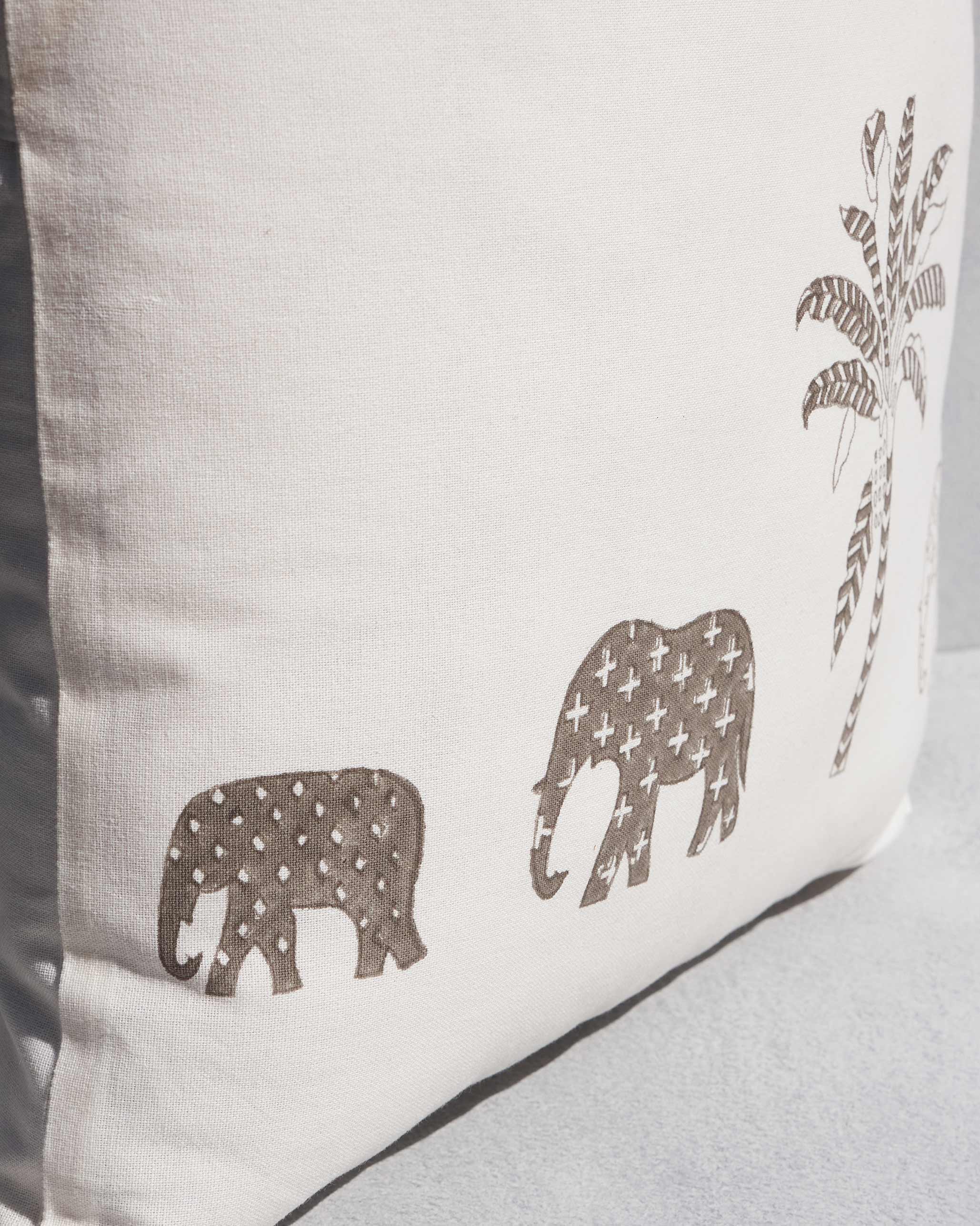 Ele Palm Cushion Cover
