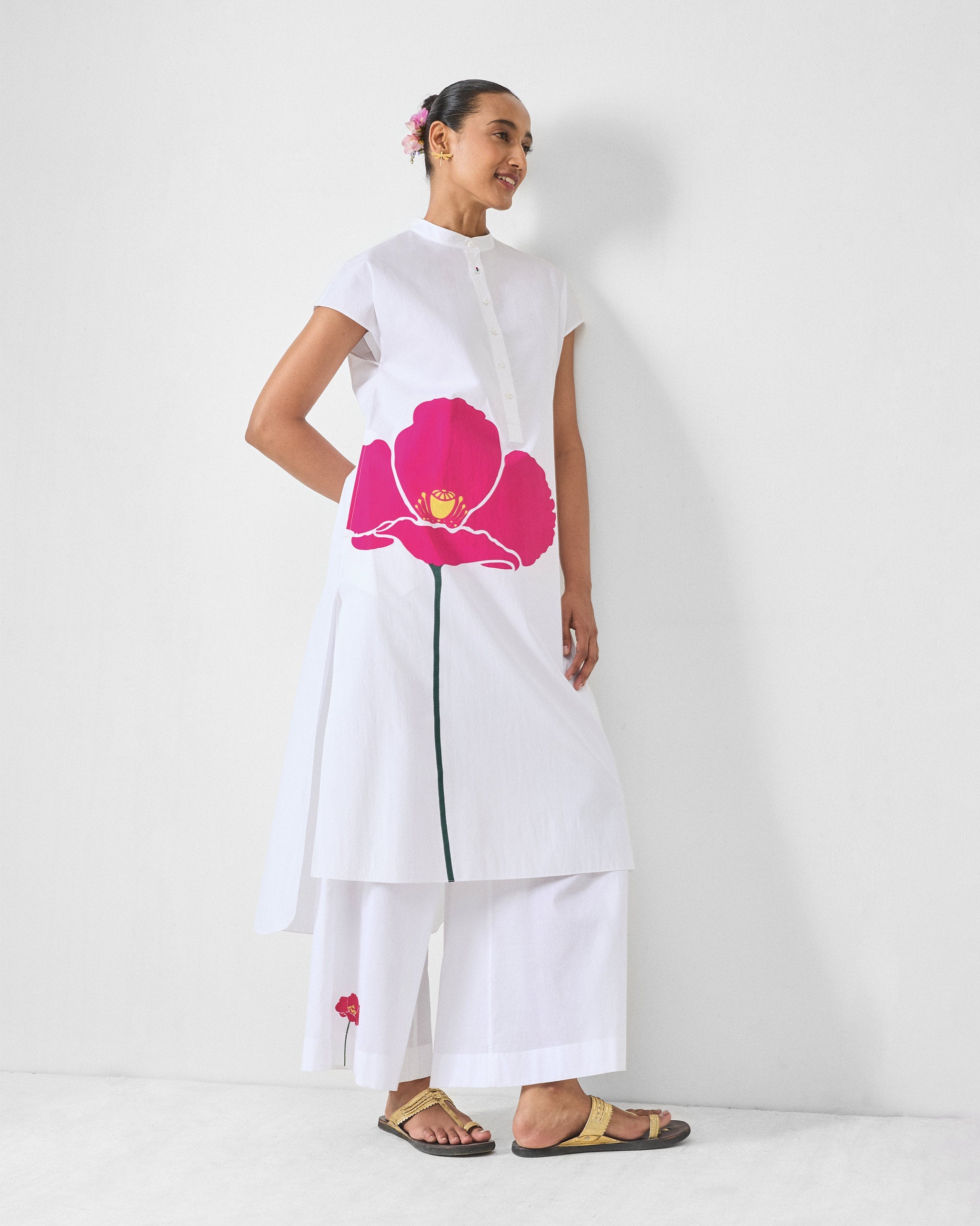 Short Sleeve Kurta - White & Fuchsia Printed