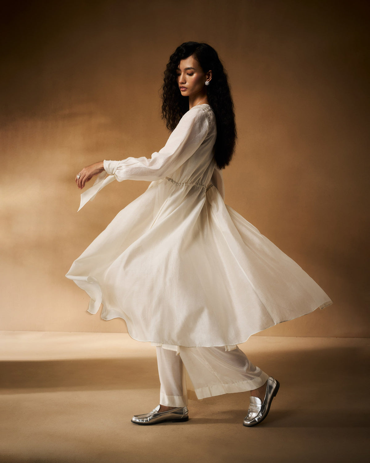 Nazaha Overlay - Ivory Chikankari