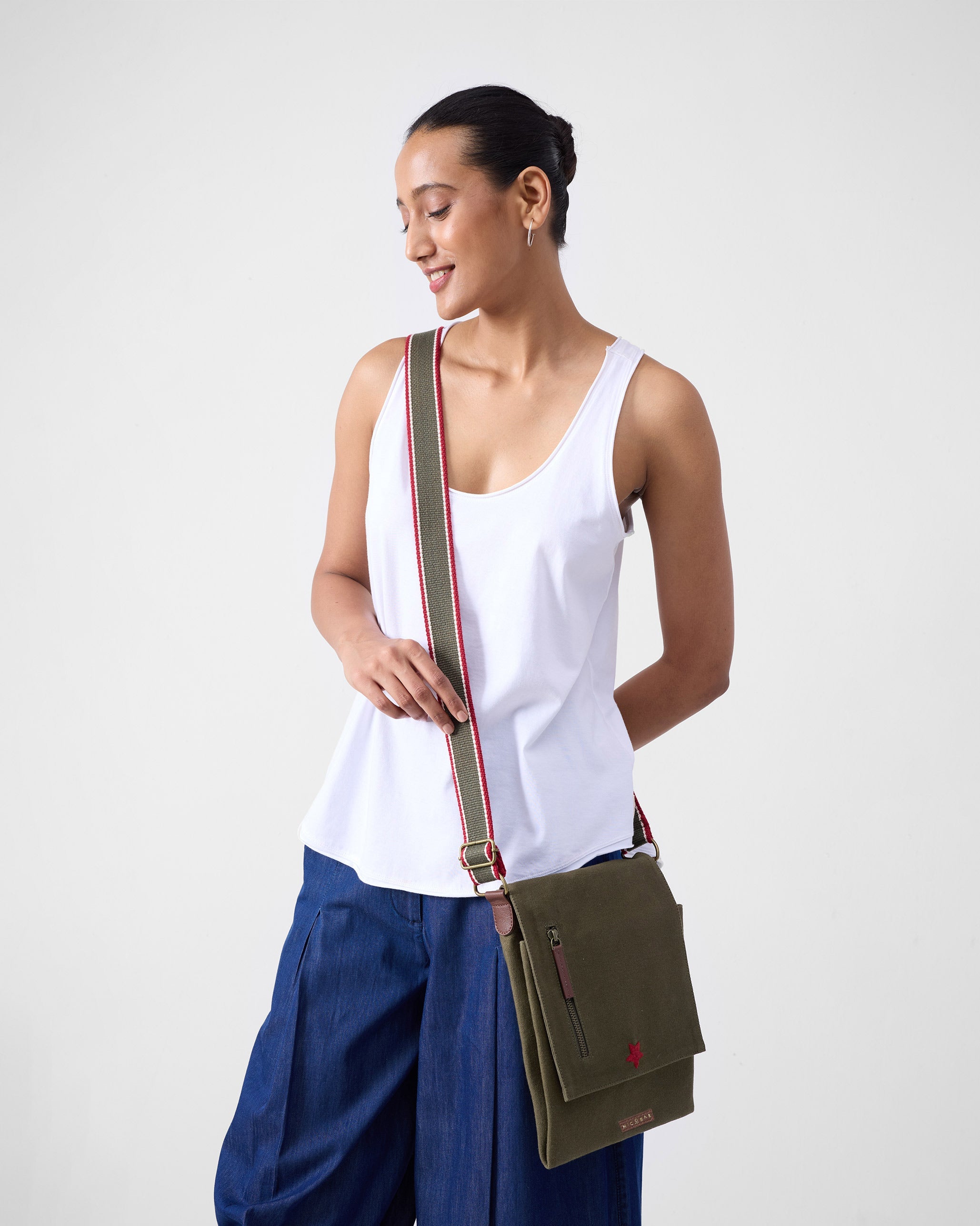 Safari Men's Messenger - Olive