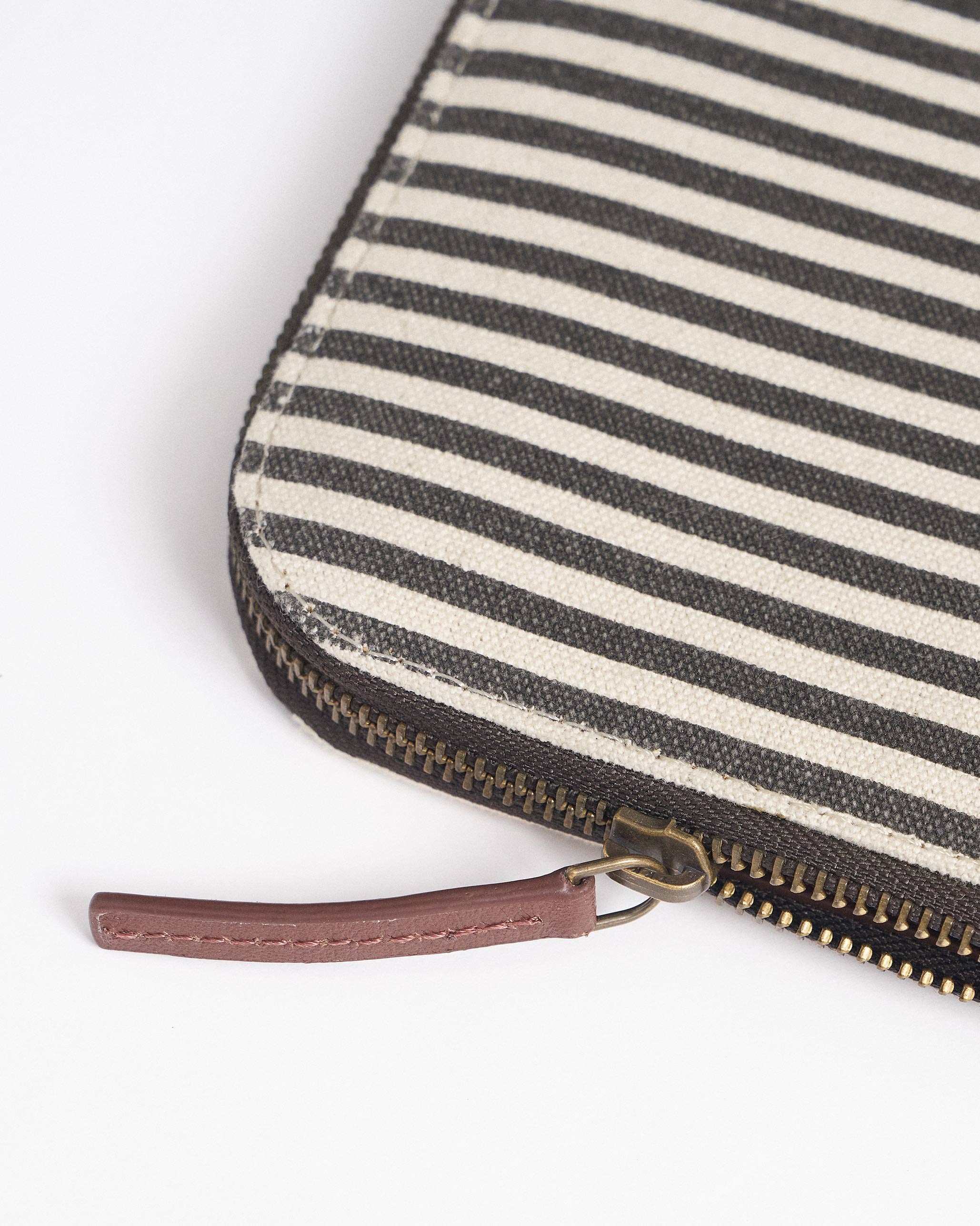 Tora Tech Organiser - Charcoal Stripes