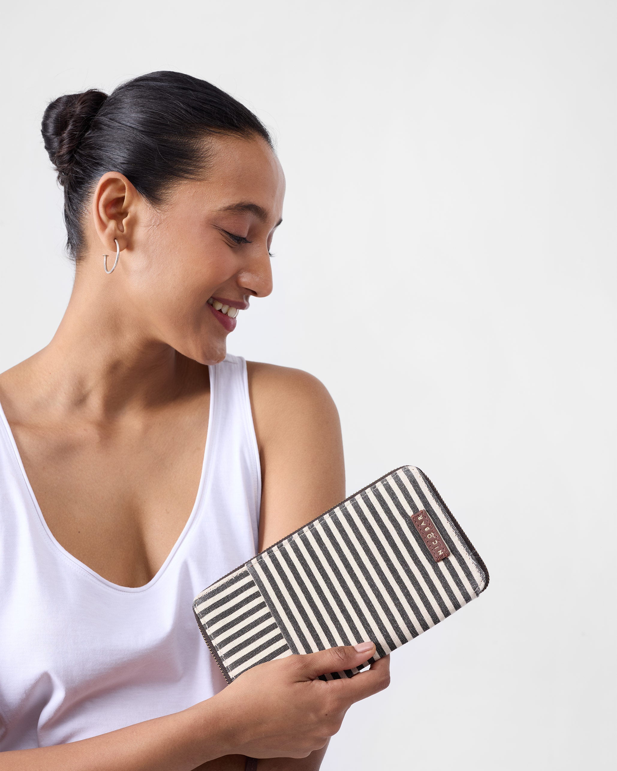 Journey Sleeve - Charcoal Stripes