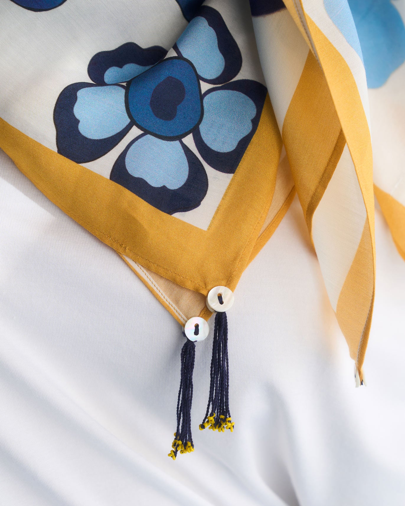 Bagan Bagh Scarf - Ivory & Navy