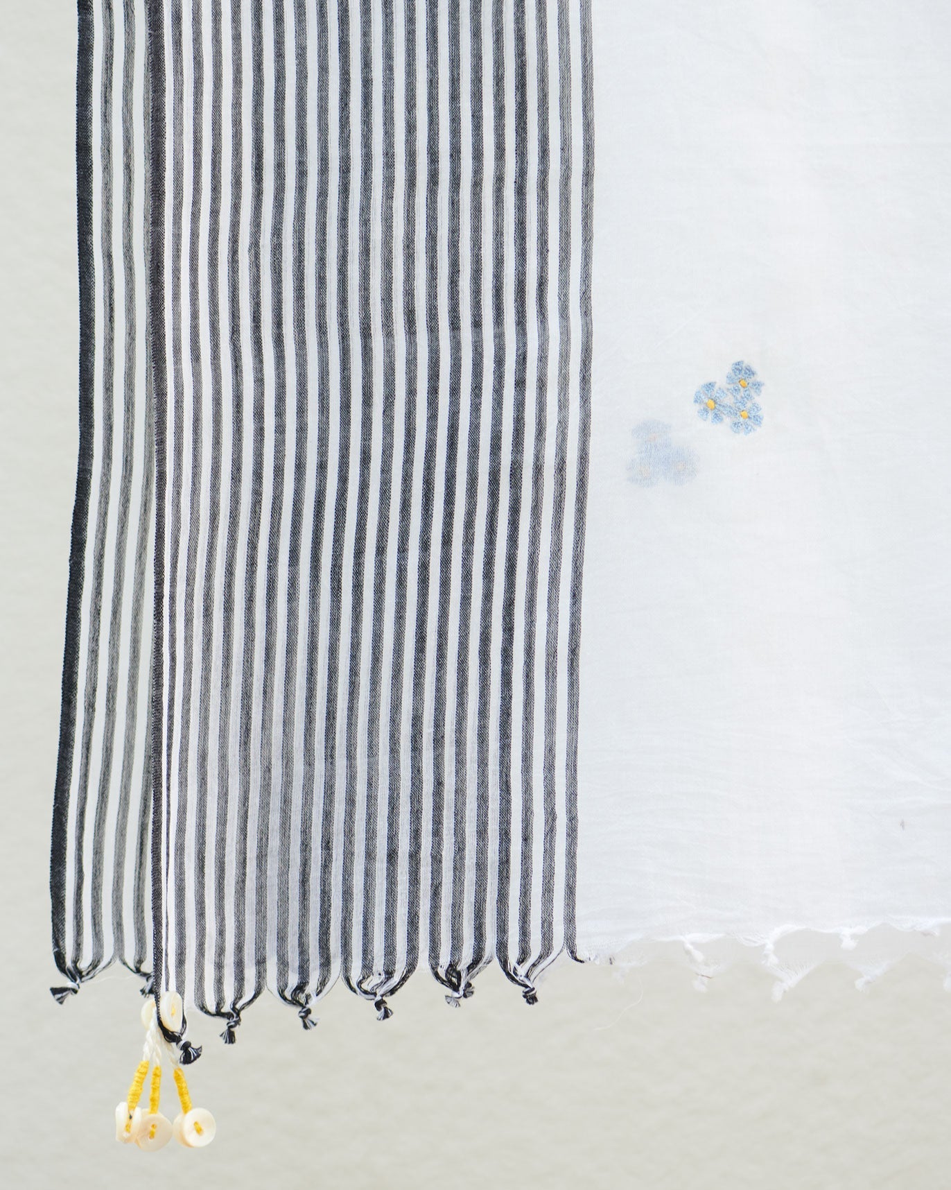 Chaon Scarf - Ivory & Black