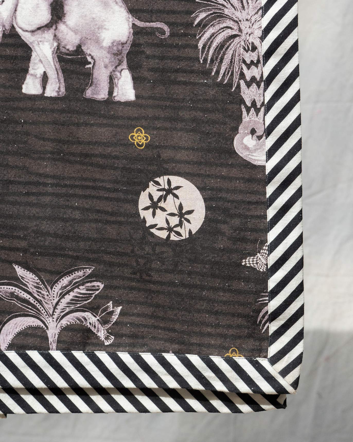 Kangra Bed Cover - Queen
