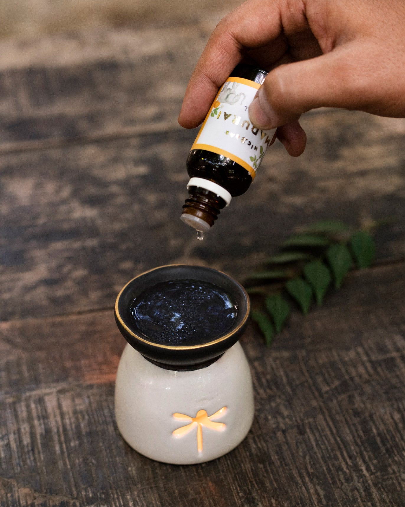 Ceramic Diffuser with the vial Madurai
