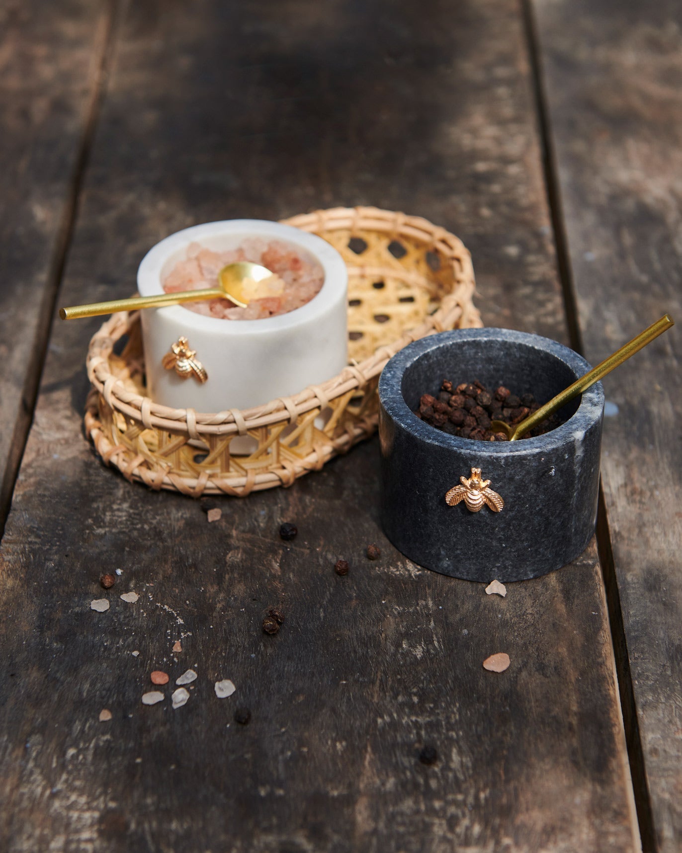Garo Salt & pepper pots