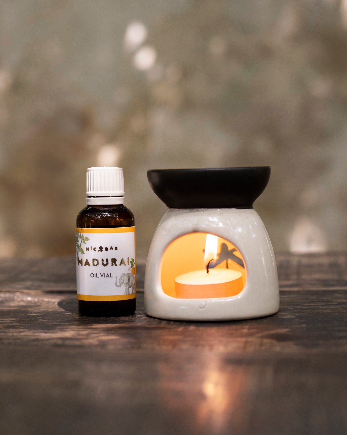 Ceramic Diffuser with the vial Madurai