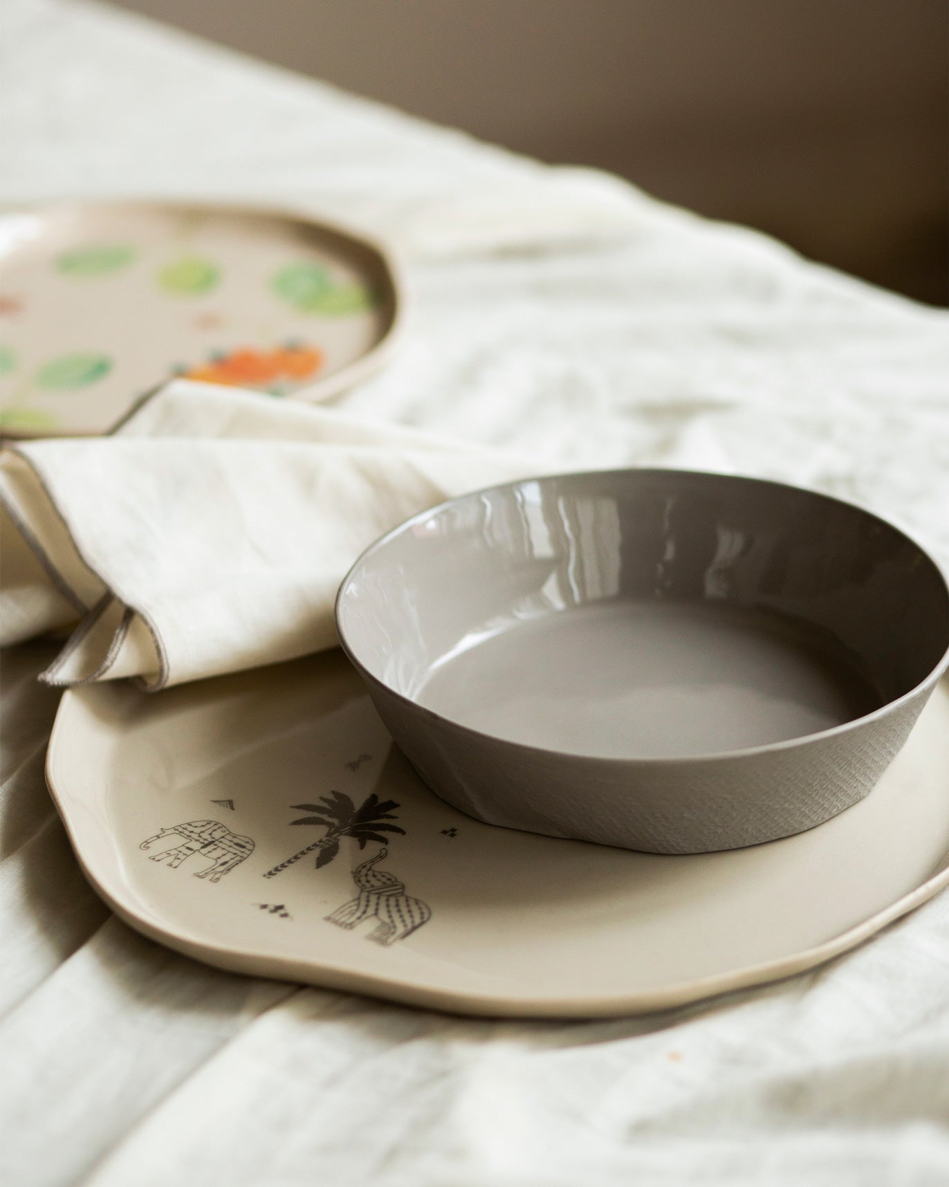 Mhadei Serving Bowl - Soft Grey