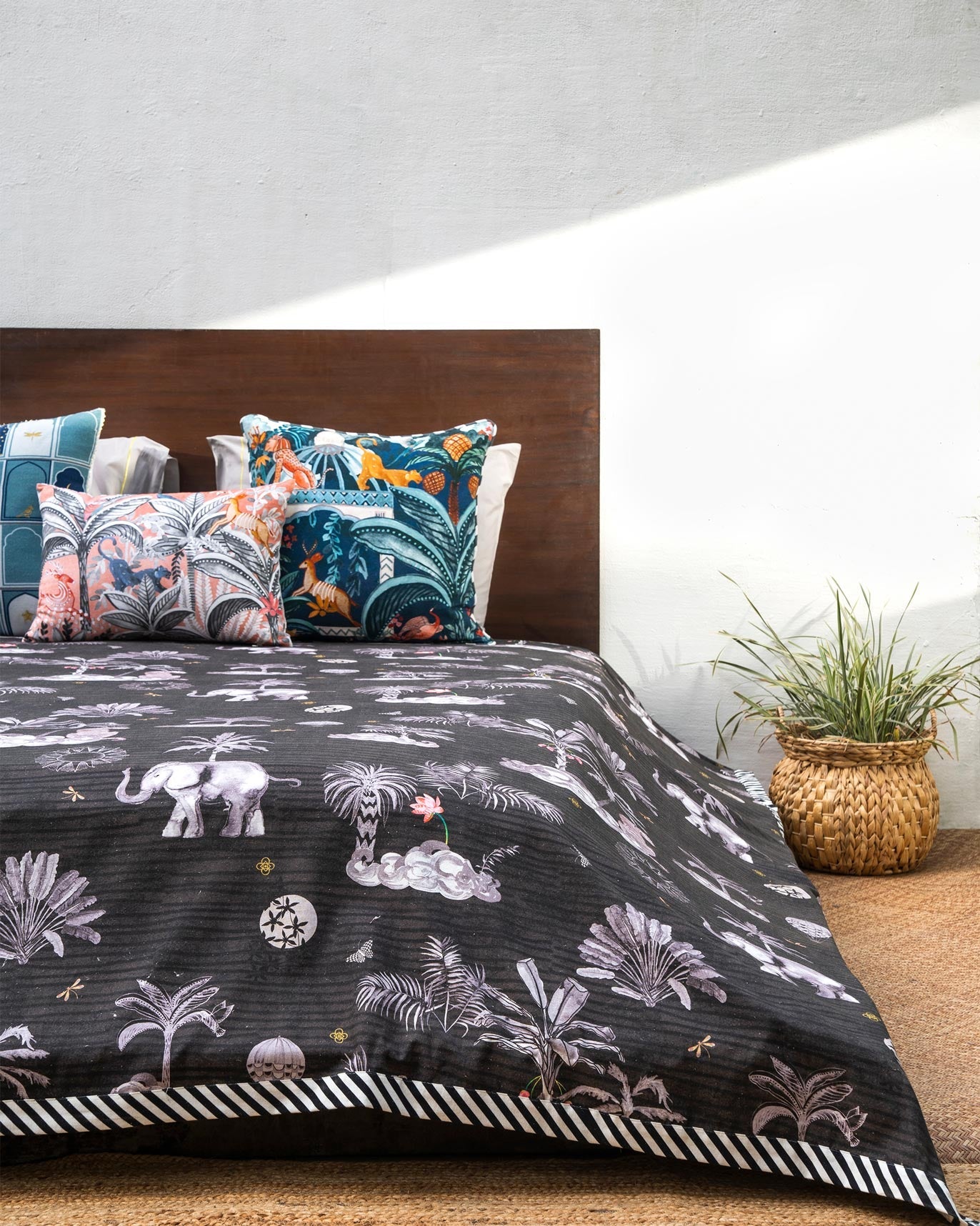 Kangra Bed Cover - Queen