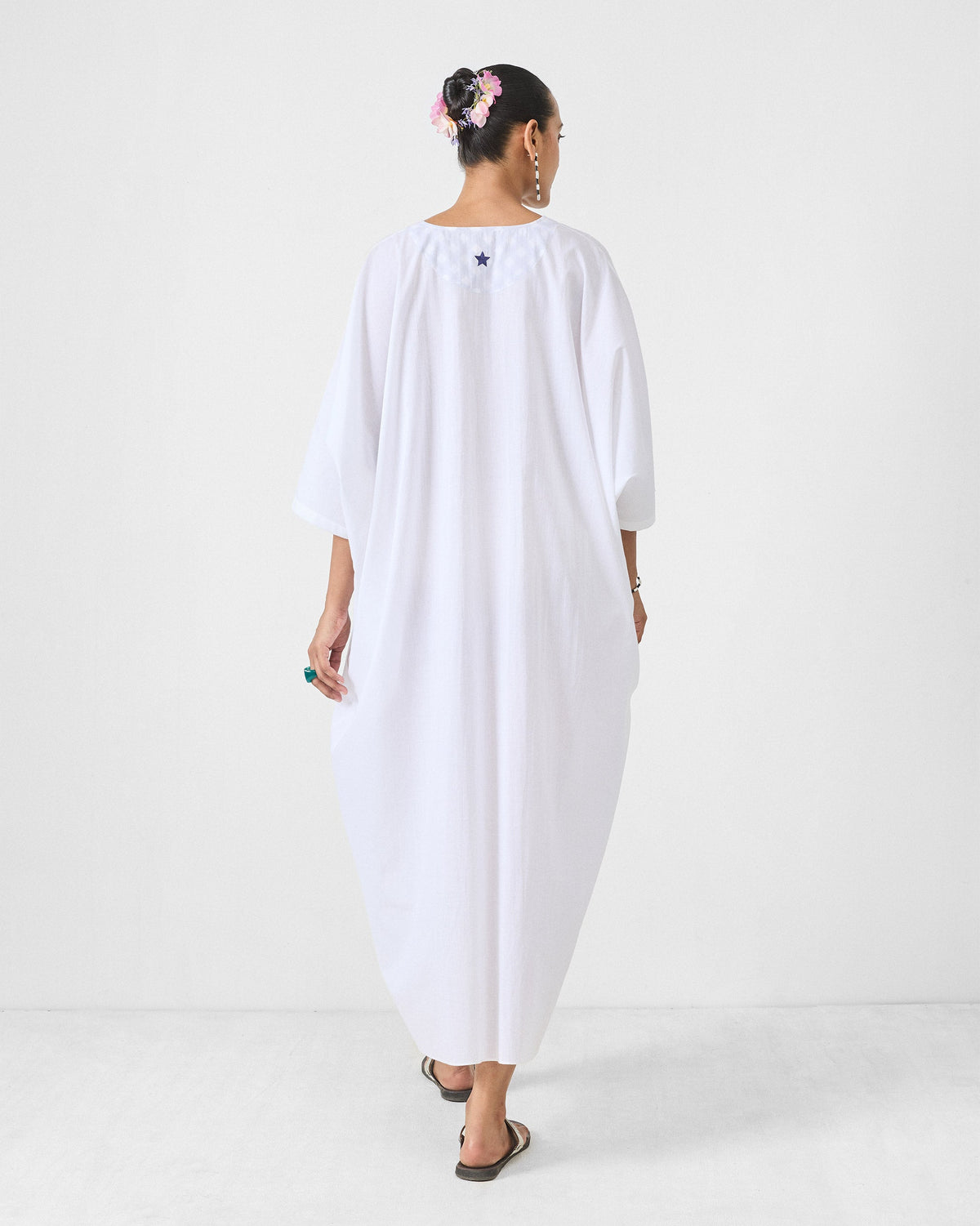 V Neck Kaftan - White & Fuchsia Printed