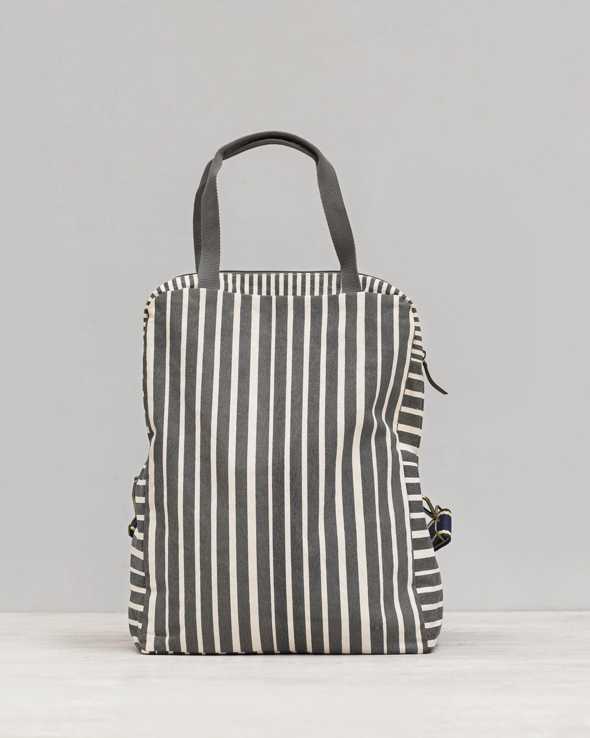 Noto Artist's Bag - Charcoal