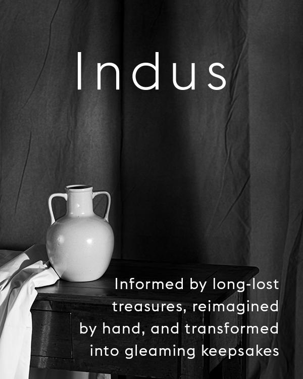 Indus: Black & White Pot