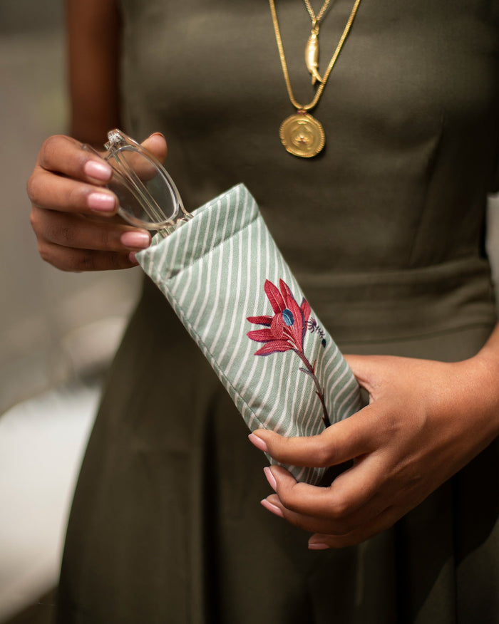 Tusker Spectacle Case - Pink & White