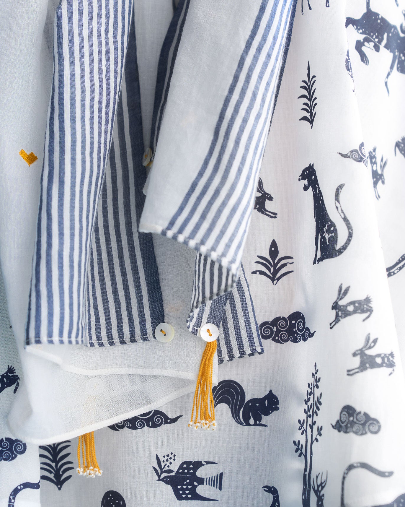Dokai Scarf - White & Navy