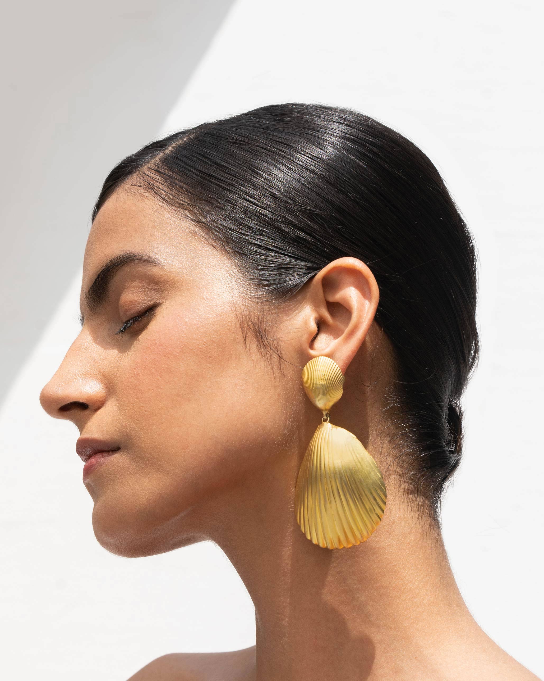 Fan Shell Earrings - Gold