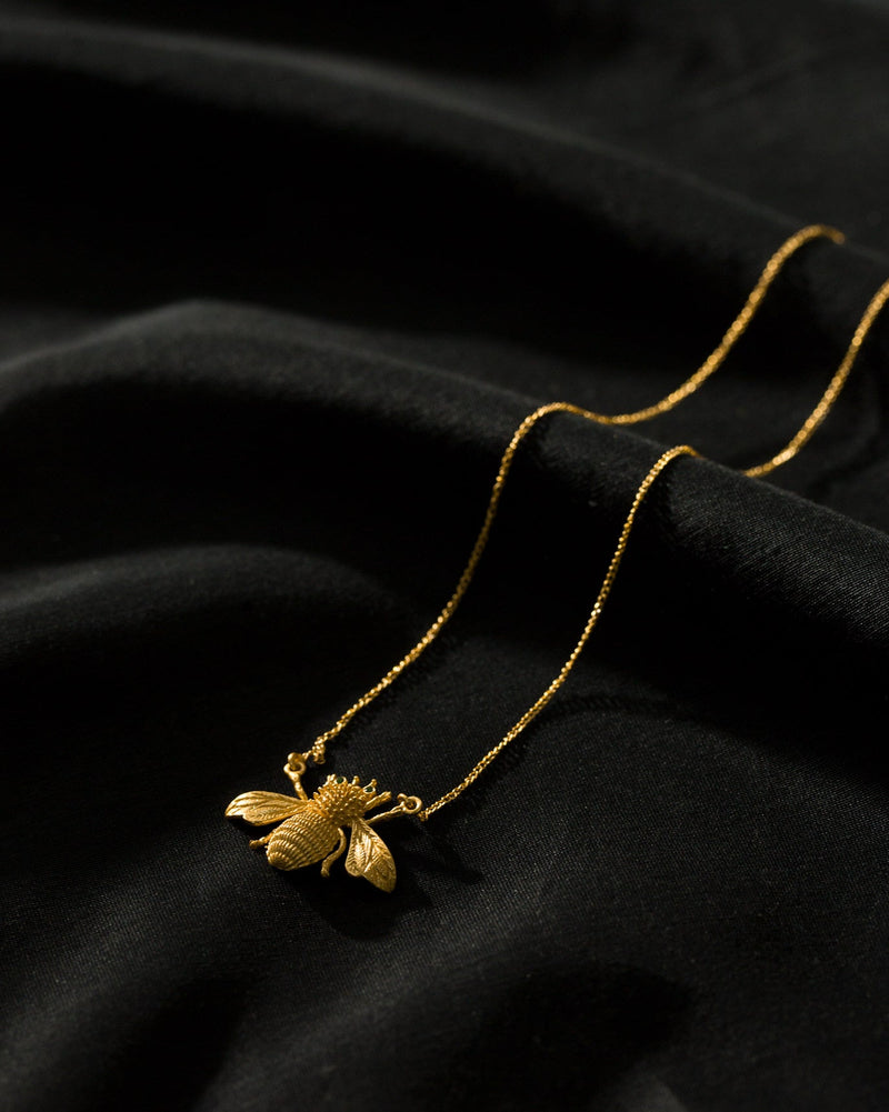 Bee Necklace With Chain - Gold