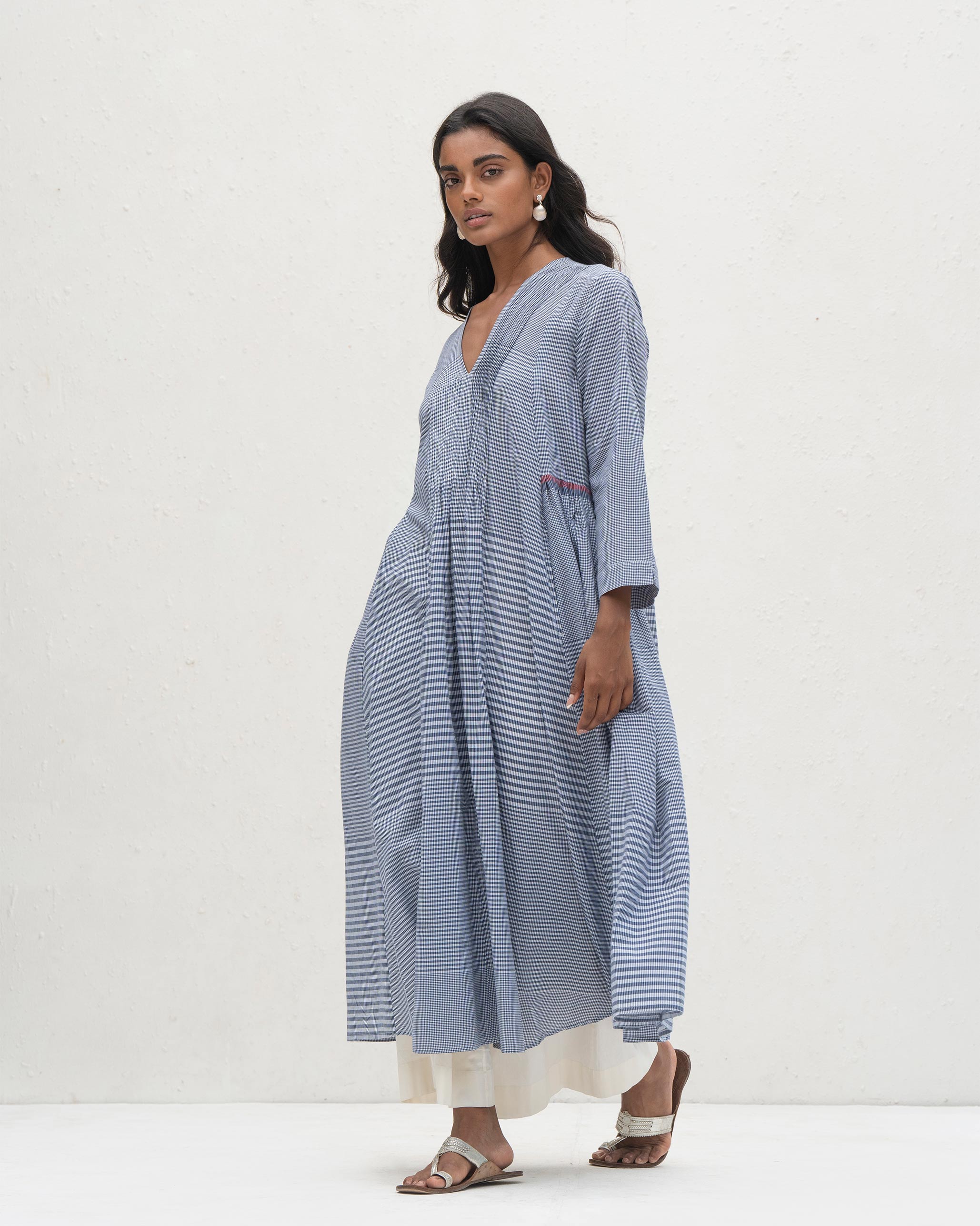 Pintuck Kurta - Navy & Ivory