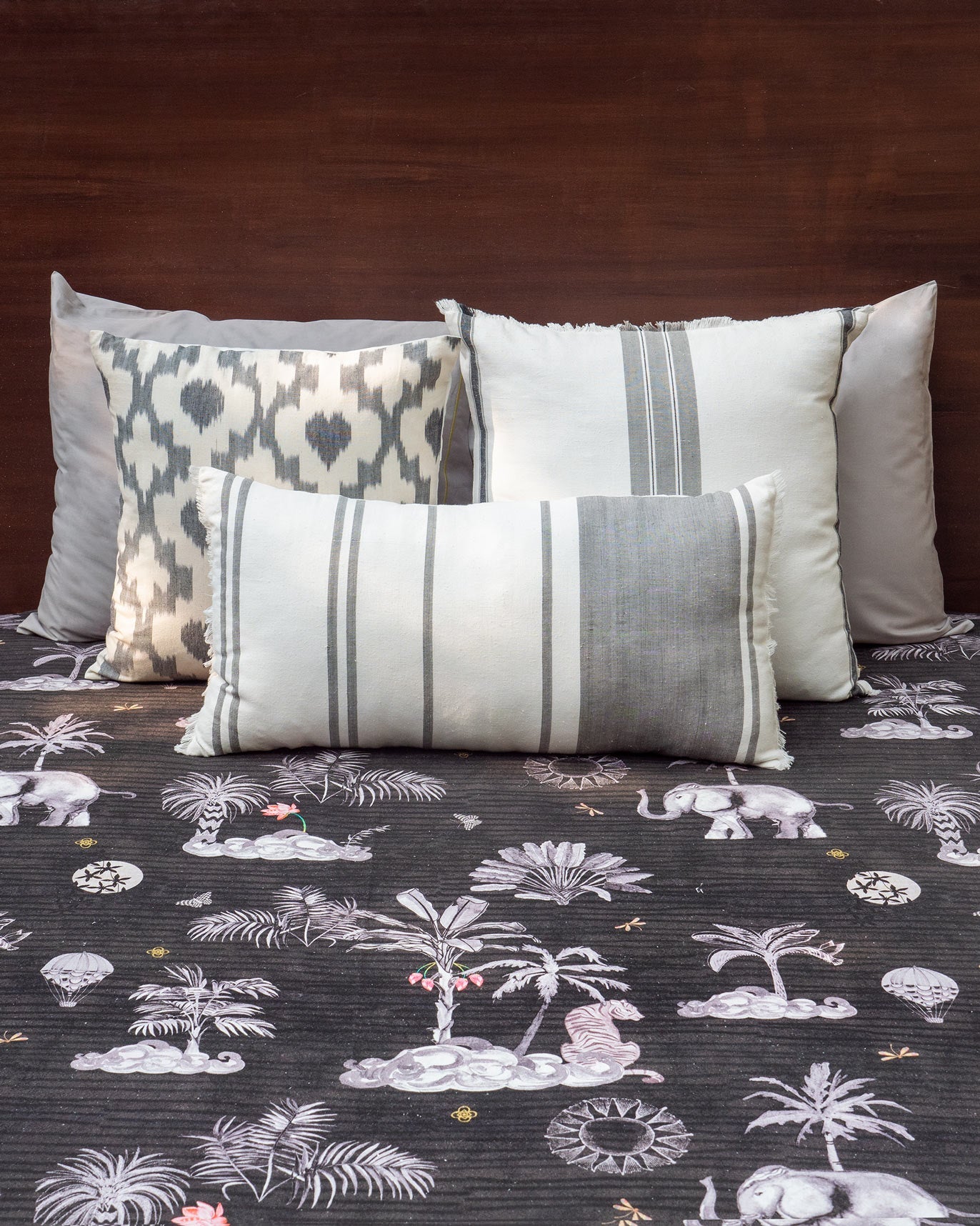 Kangra Bed Cover - Queen
